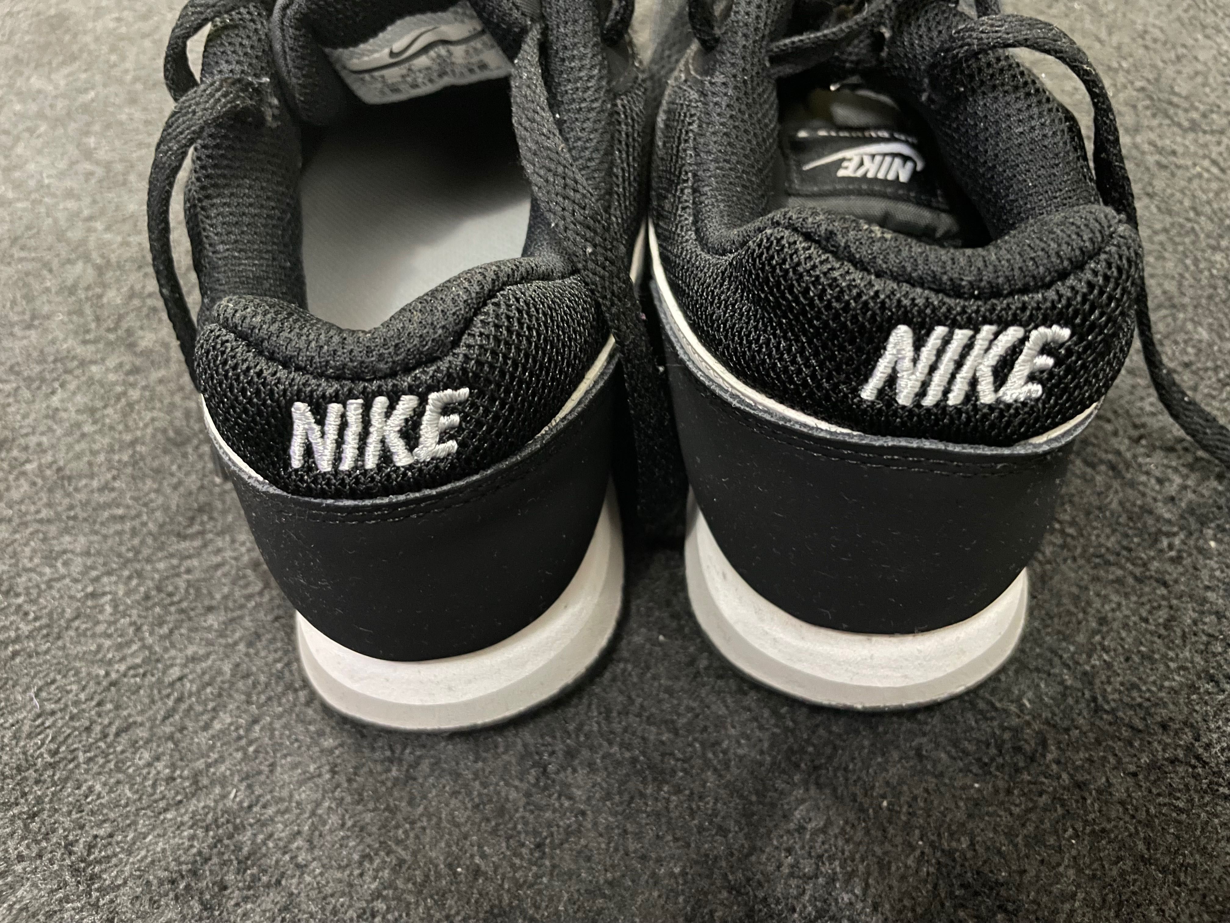 Маратонки Nike , 36,5 / 23,5 см. Adidas 36 2/3