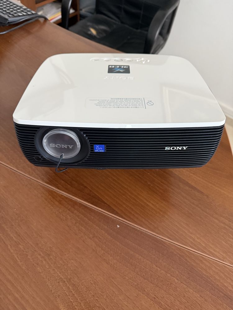 Проектор Sony 3LCD VPL-EX4