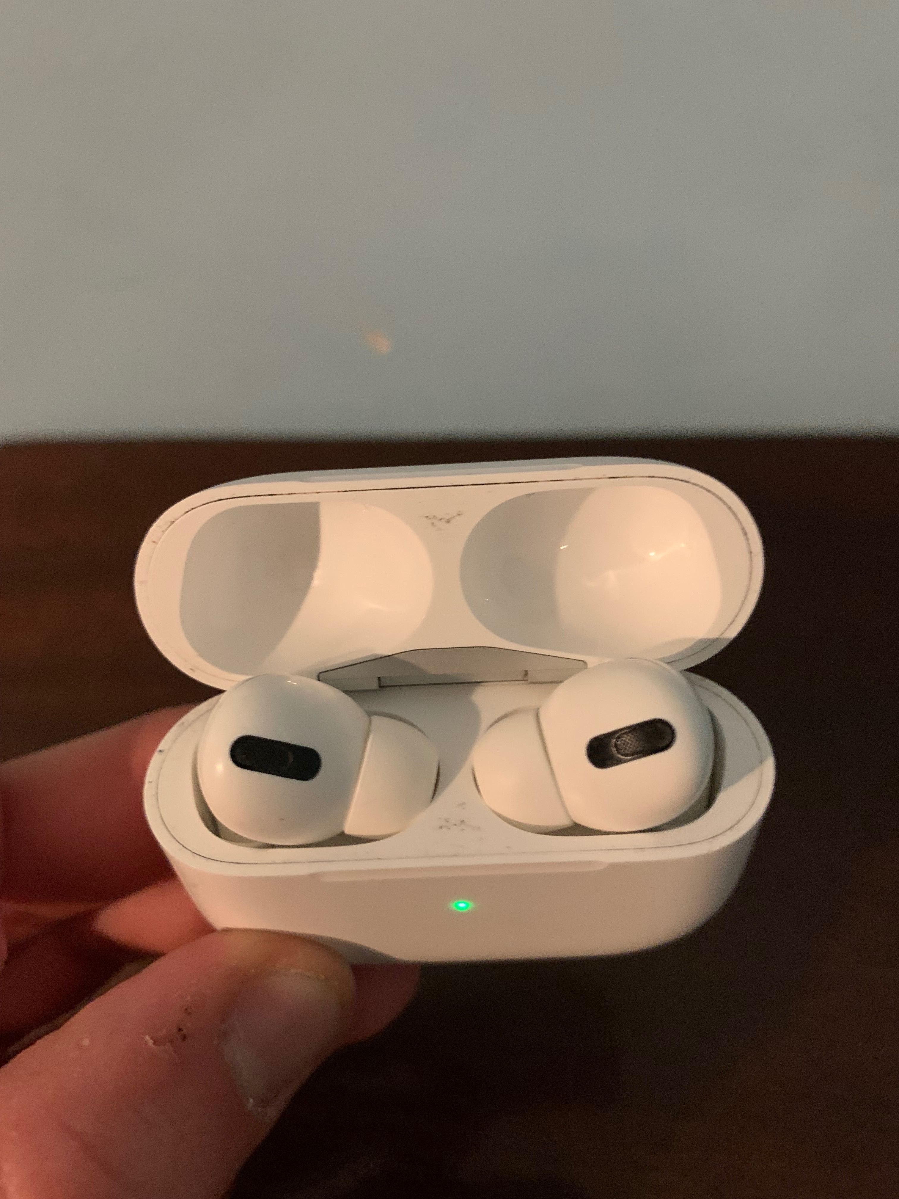 iPhone 13, Watch SE (v2), AirPods Pro 2