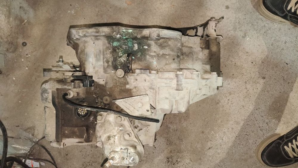 Автомат коробка ласети 1.8 в хорошем состоянии