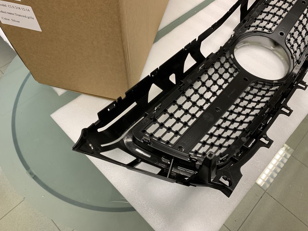 Решетка за Mercedes W218 CLS 2012-2014 Diamond grille