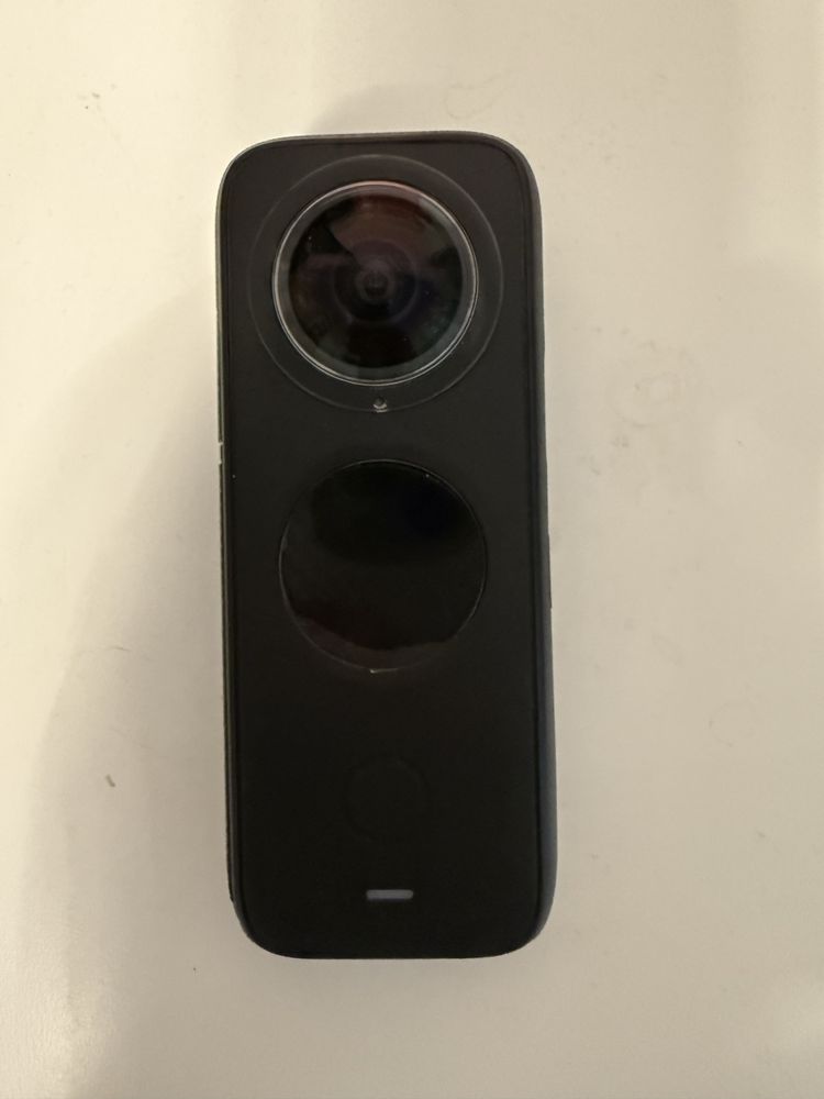 Insta 360 X2 екшън камера