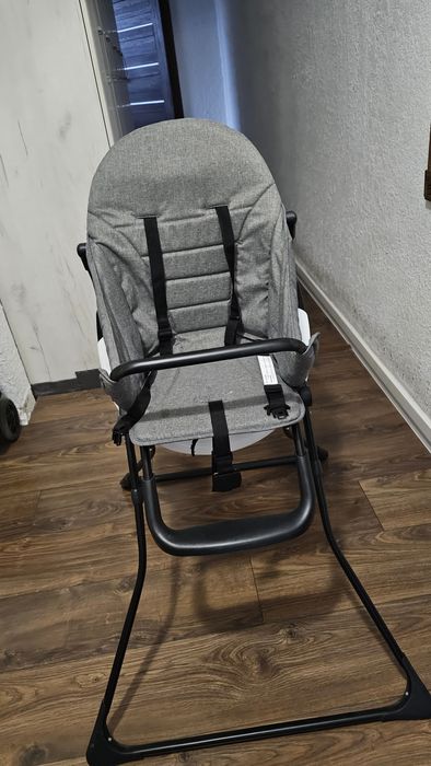 Стол за хранене.