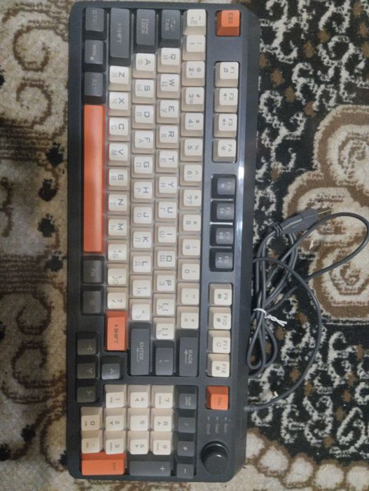 Продам клавиатуру