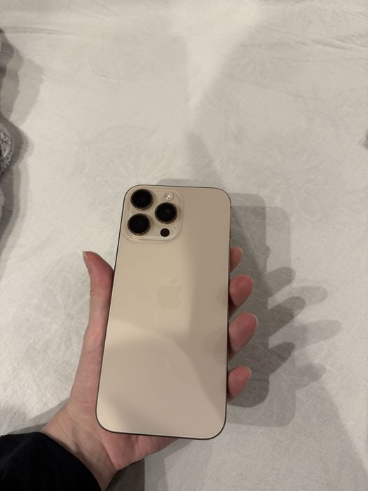 Apple iPhone 16 Pro Max 512Gb золотистый