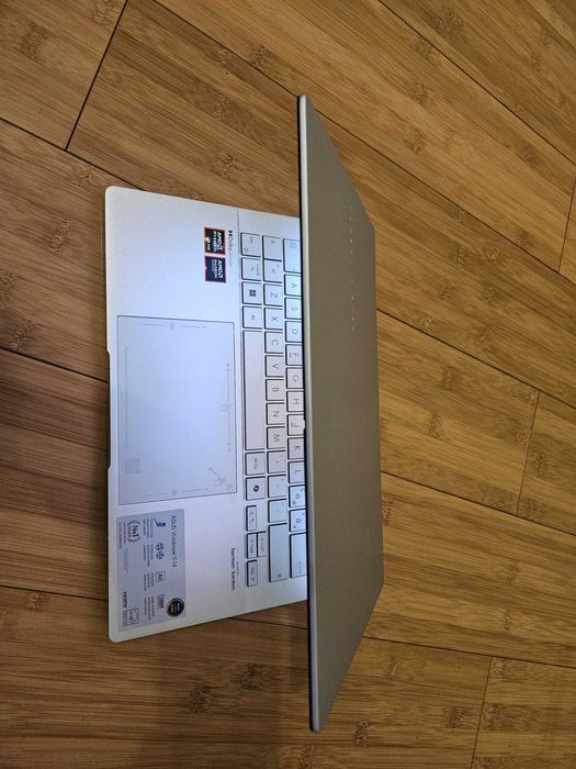 Laptop Asus Vivobook S14 OLED Lumina AMD Ryzen AI 9 HX 370