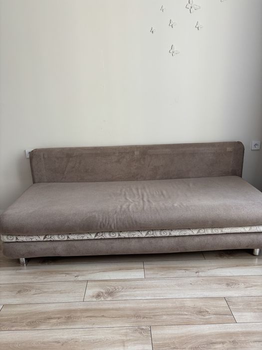 Продам диван софа б/у  раскладной. Цвет коричневый. Отличное качество.