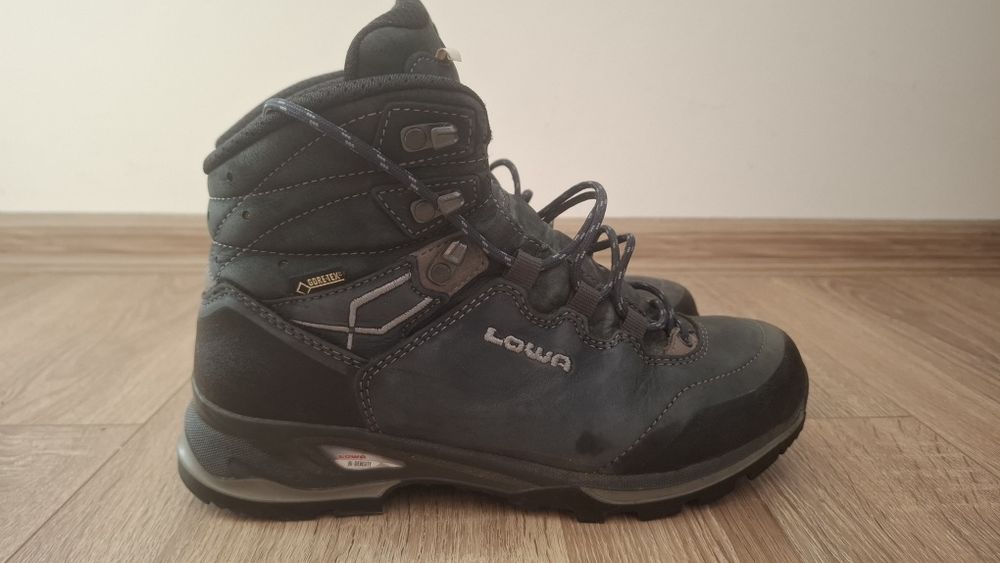 Дамски трекинг обувки Lady GTX от Lowa