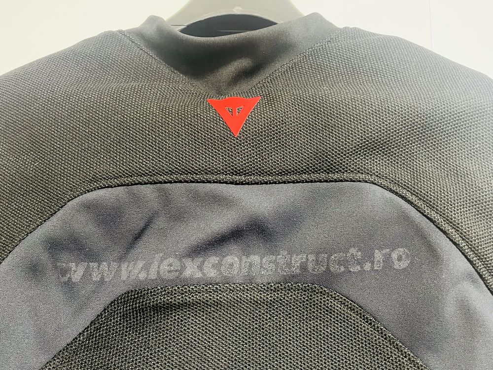 Vând jachetă moto smart cu airbag Dainese D-air