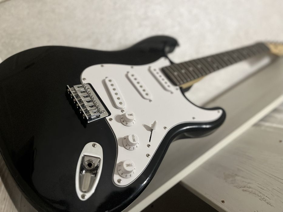 Электро гитара Squier by Fender