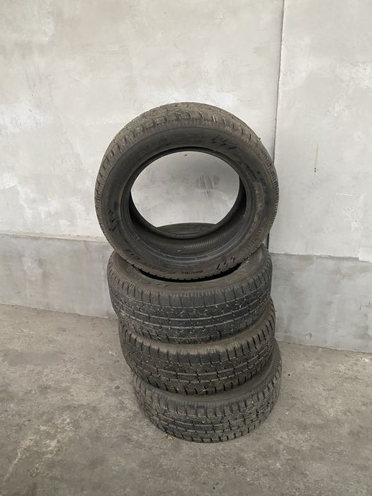 Шины зимние в хорошем состояние