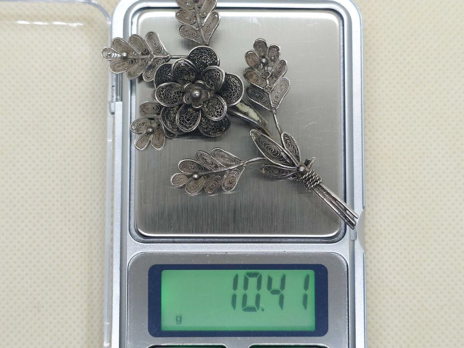 Broșă din argint filigran, buchet floral bogat