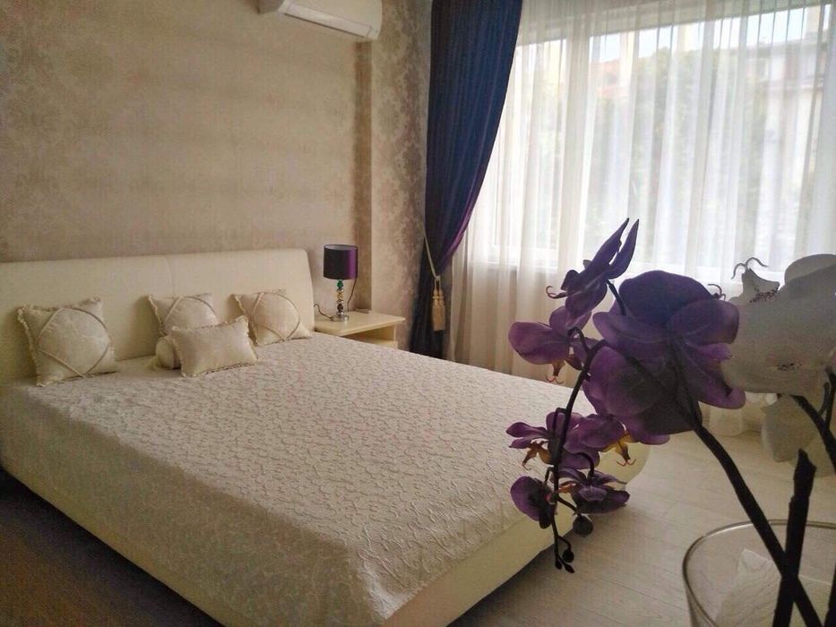 Дава се под наем Четиристаен апартамент в Варна, Център - 80 кв.м за 700 € - Снимка #2