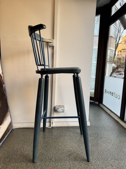 Scaun bar înalt, din lemn și metal, cu șezut tapițat-41buc disponibile