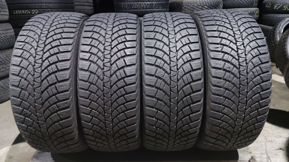 4бр зимни гуми 225/45/17 Kumho Winter Craft 
dot22