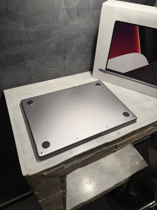КАТО ЧИСТО НОВ Macbook Pro M1 Pro 14" 512 GB, 16 RAM