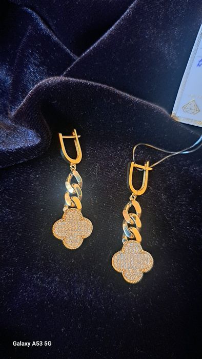 Эксклюзивные и стильные серьги на выбор..