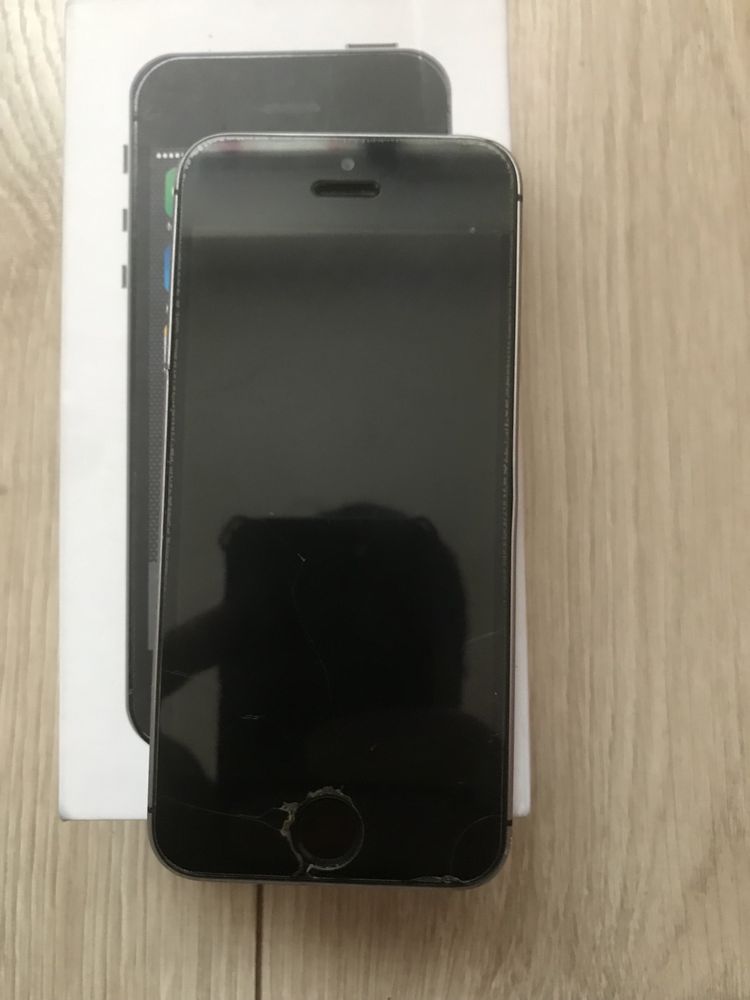 iPhone 5s -(ЗА ЧАСТИ)