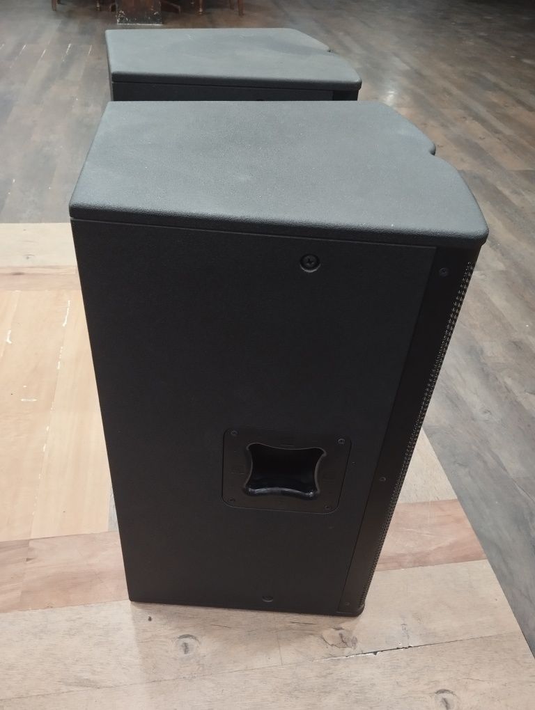 ПРОДАВАМ: ELECTRO-VOICE TX1152 – професионални пасивни тонколони.