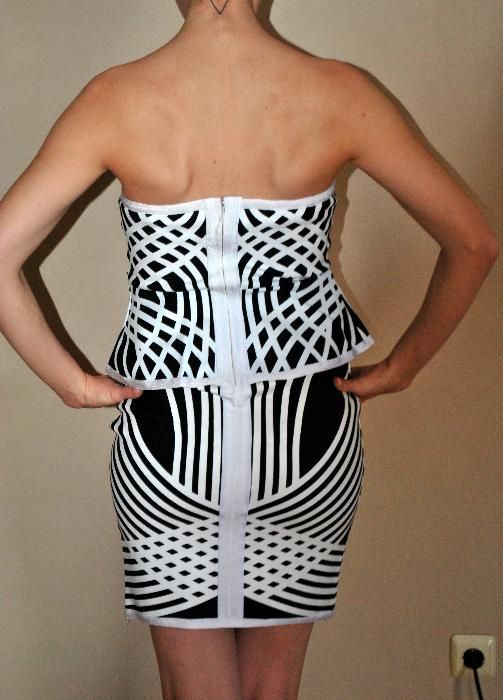 Бандажна елегантна рокля с пеплум в черно и бяло