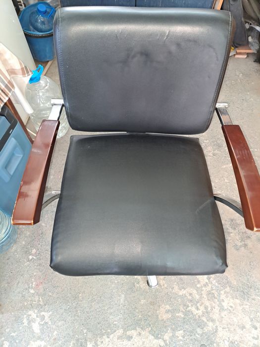 Фризьорски стол в добро състяние