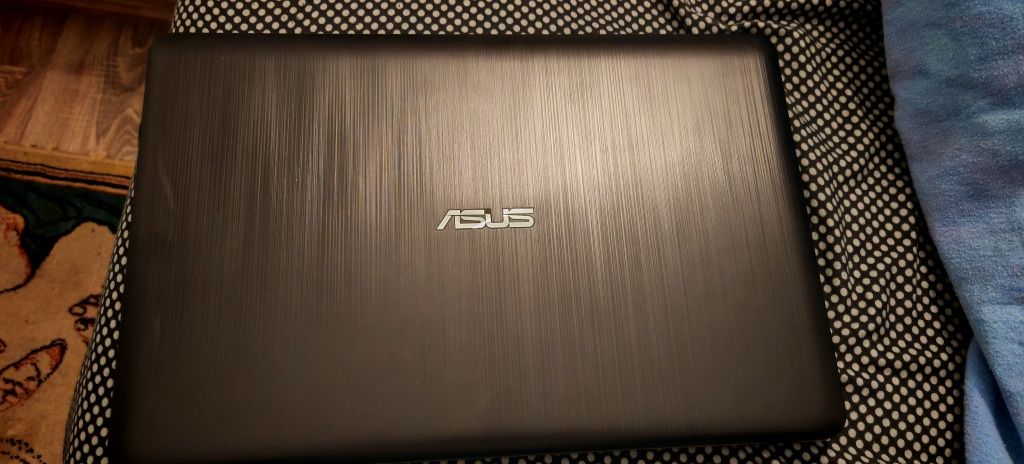Vând laptop Asus A540S