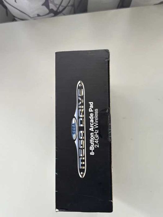 Retro-Bit Official SEGA Mega Drive 8-Button Wireless Arcade Pad
