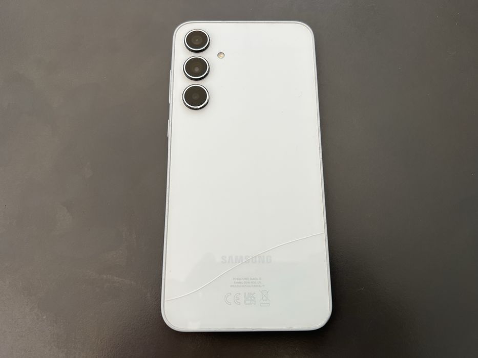 Продавам Samsung Galaxy A35 5G 128/6GB