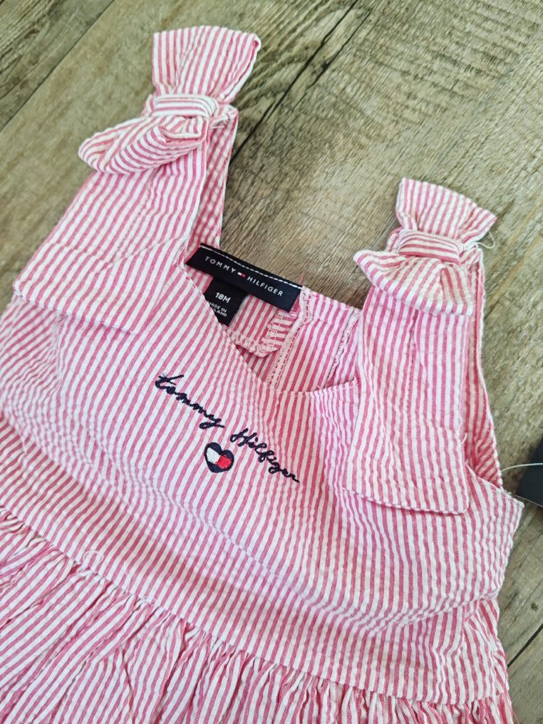 Tommy Hilfiger rochie in dungi cu fundite 18 luni, 24 luni