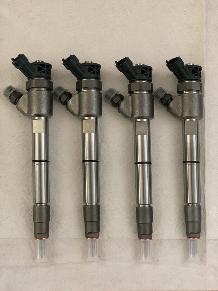 Injector injectoare noi Iveco 3.0 Daily euro 6 0445110564 5801644454