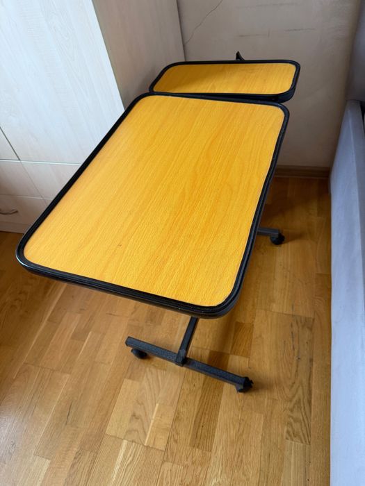 Прикроватный столик