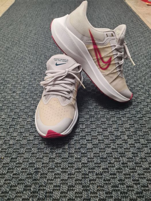 Adidasi NIKE , mărimea 36,5
