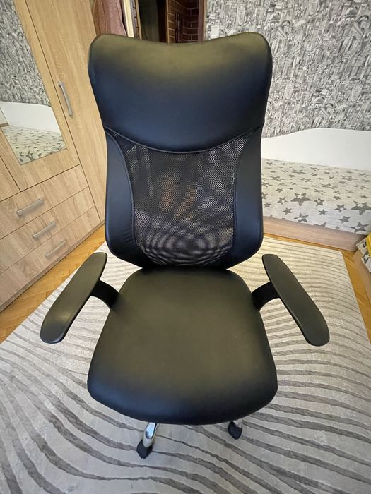 Офис стол без забележки