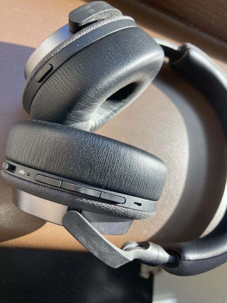 Bowers & Wilkins Px5 casca stanga nu functioenaza