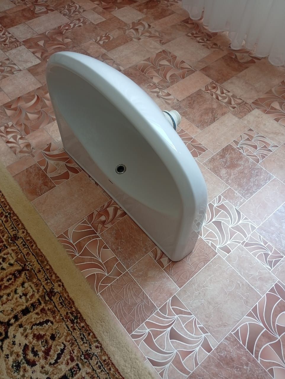 Продам раковину керамическую