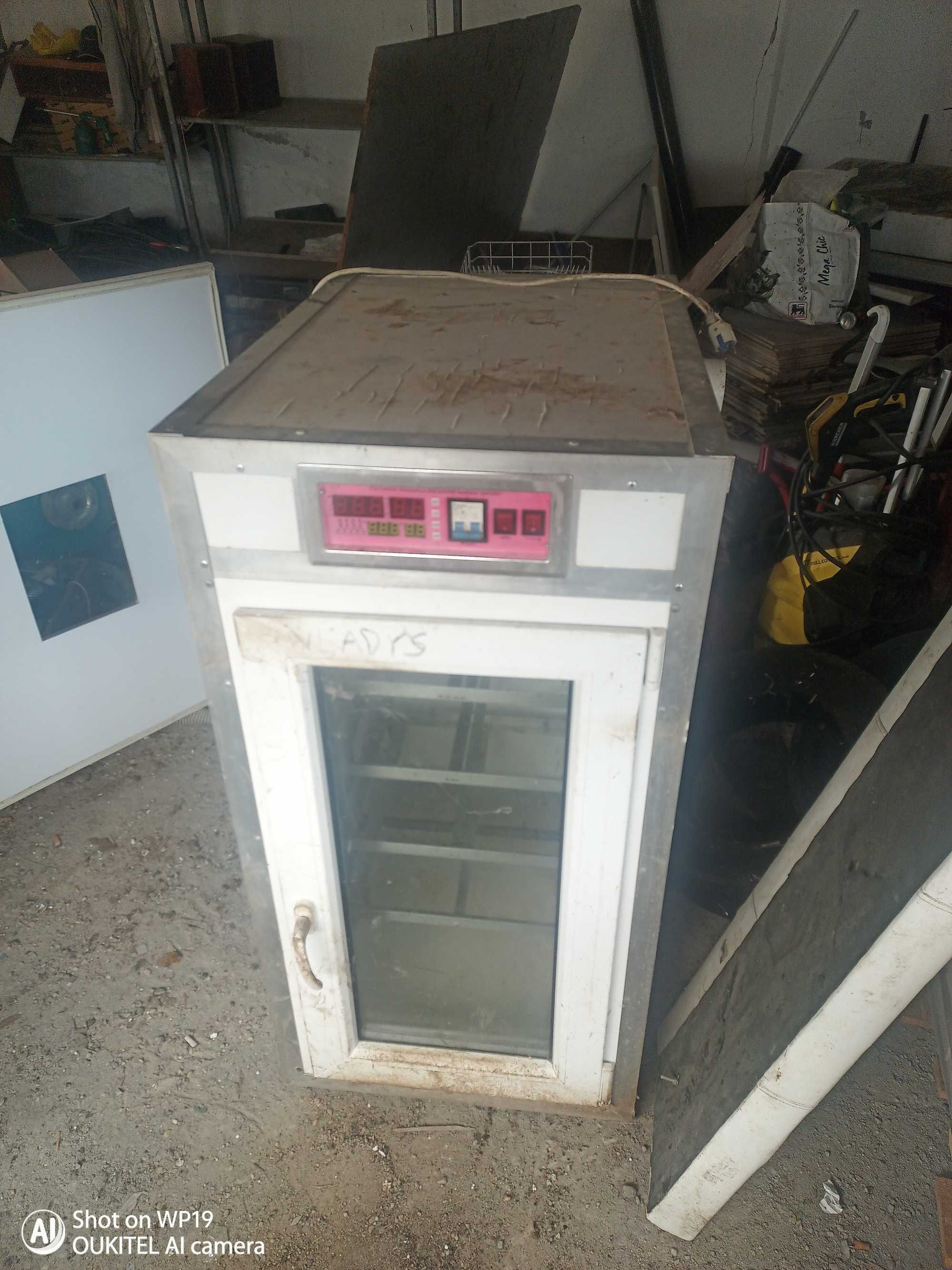 Incubator Oua Automat