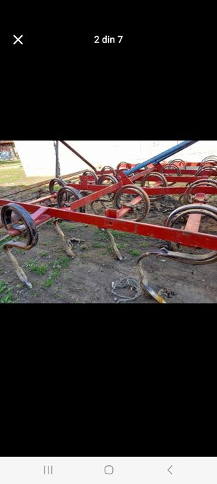 Vând combinator și plug 2 brazde stare foarte bună