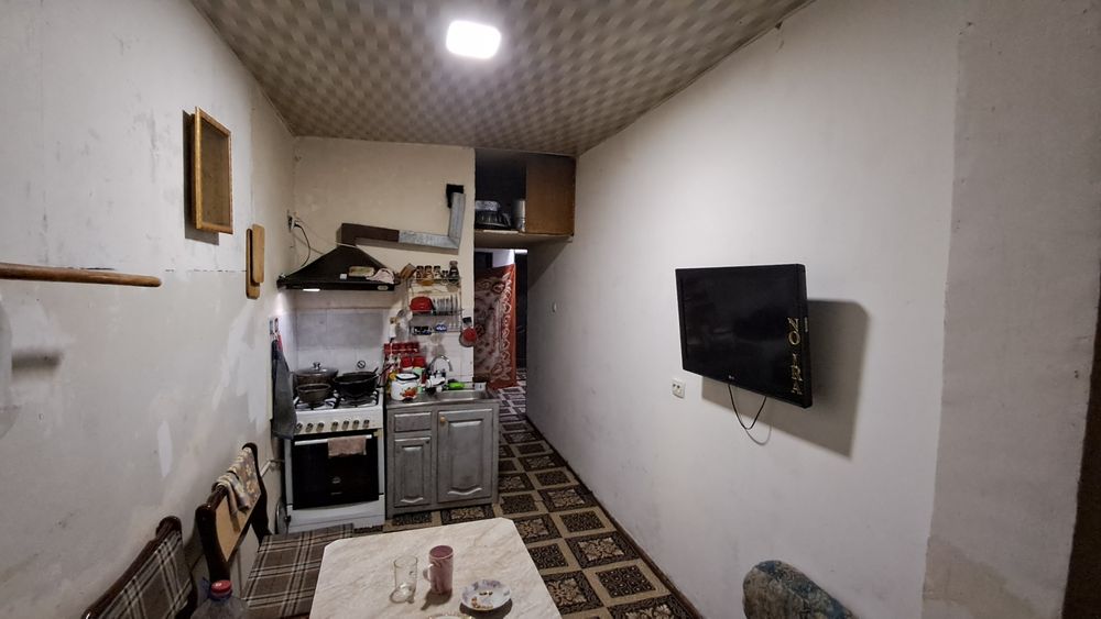 Zangi ota tumani nazarbek temir yol sanatoriyani  yonida 9etajkali dom
