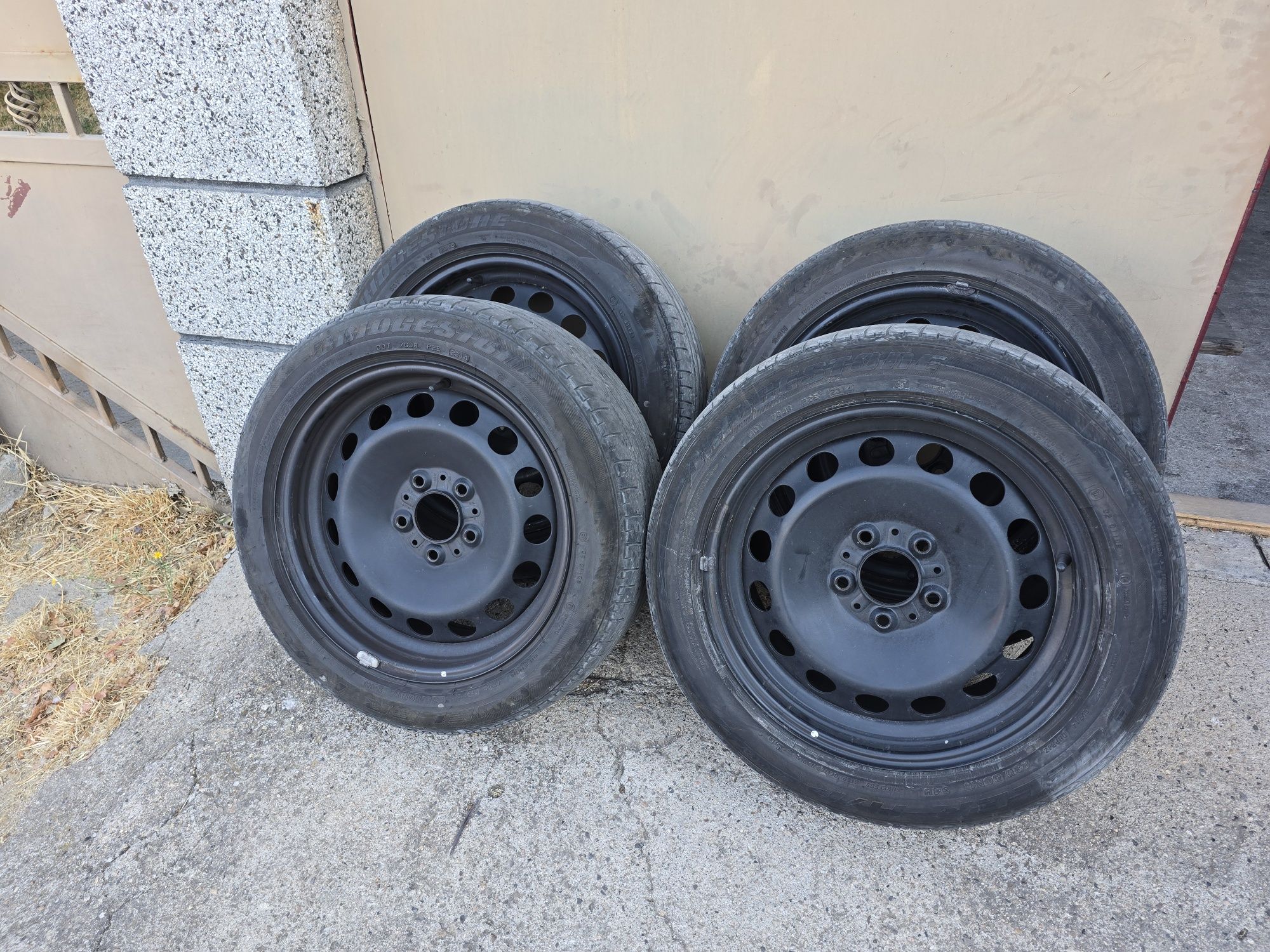 Оригинални джанти bmw 17 инча с гуми bridgestone 225 50 17