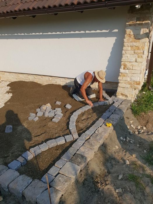 Piatră cubica 10x10x5cm  sau 10x10x10cm