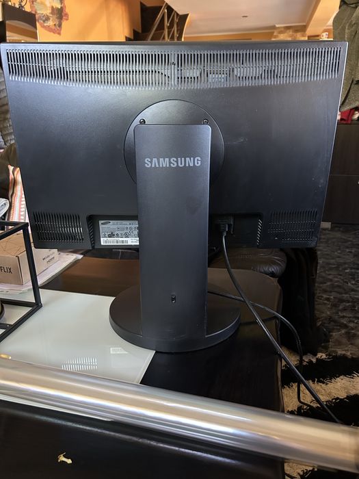 Монитор Samsung 24 инча