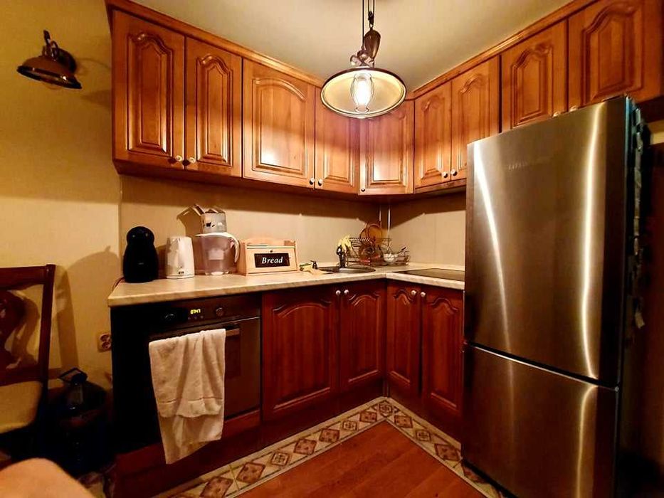 Дава се под наем Двустаен апартамент в Бургас, Център - 60 кв.м за 408 € - Снимка #2