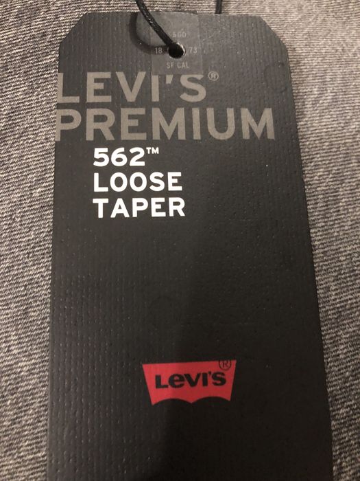 Blugi Levi's 562 Loose Taper