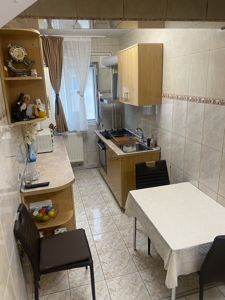 Proprietar-Apartament 2 camere DECOMANDAT