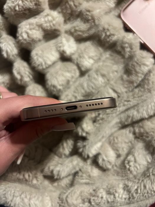 Iphone 16 Pro Max inca in garantie