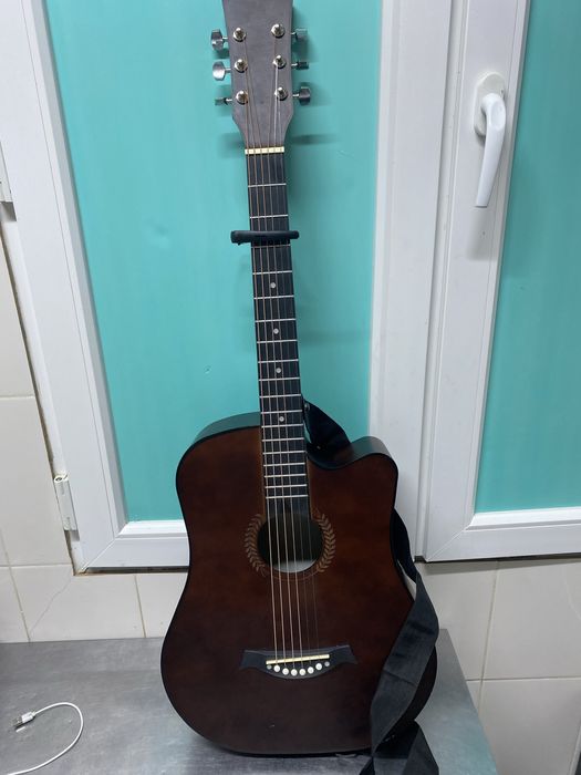 Гитара акустическая