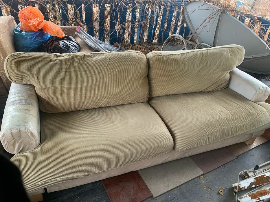 Срочно продам диван
