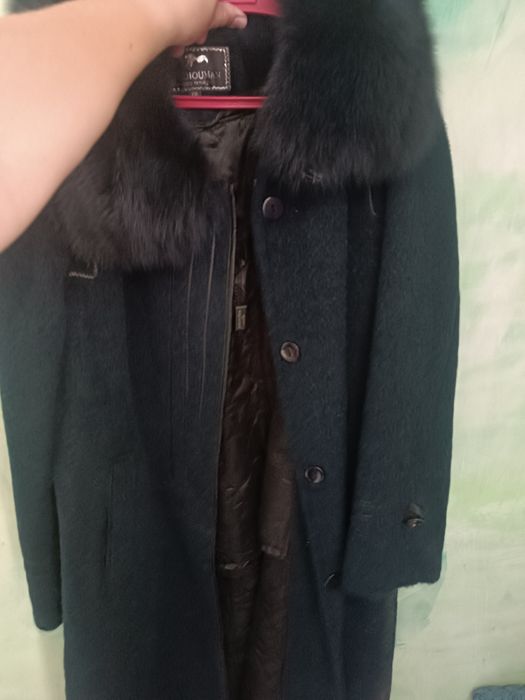 Продам осенее-зимнее пальто