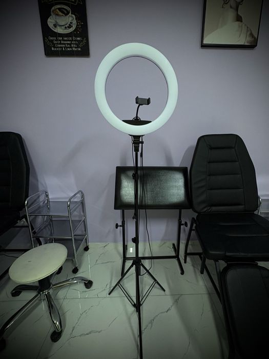 Продаю кольцевую лампу