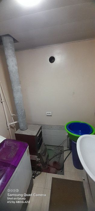 Ҳовли сотилади. 6 сотих 7 хона. 72000 ками бор.